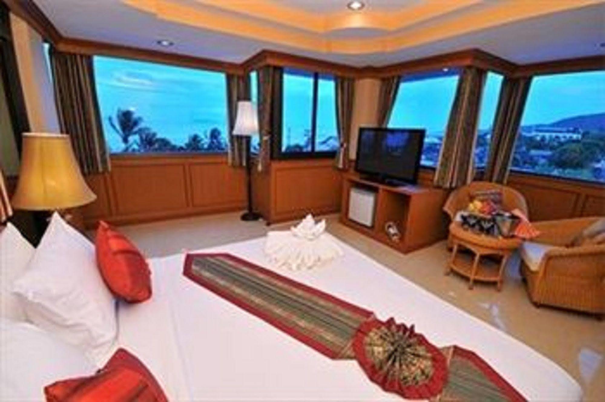 Grand Sea View Beach Resotel Lipa Noi Exteriör bild