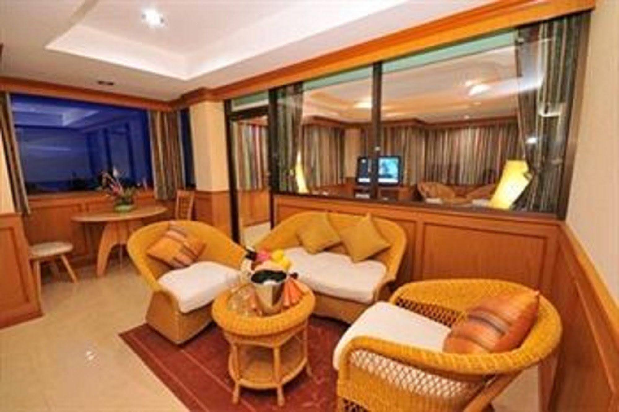 Grand Sea View Beach Resotel Lipa Noi Exteriör bild