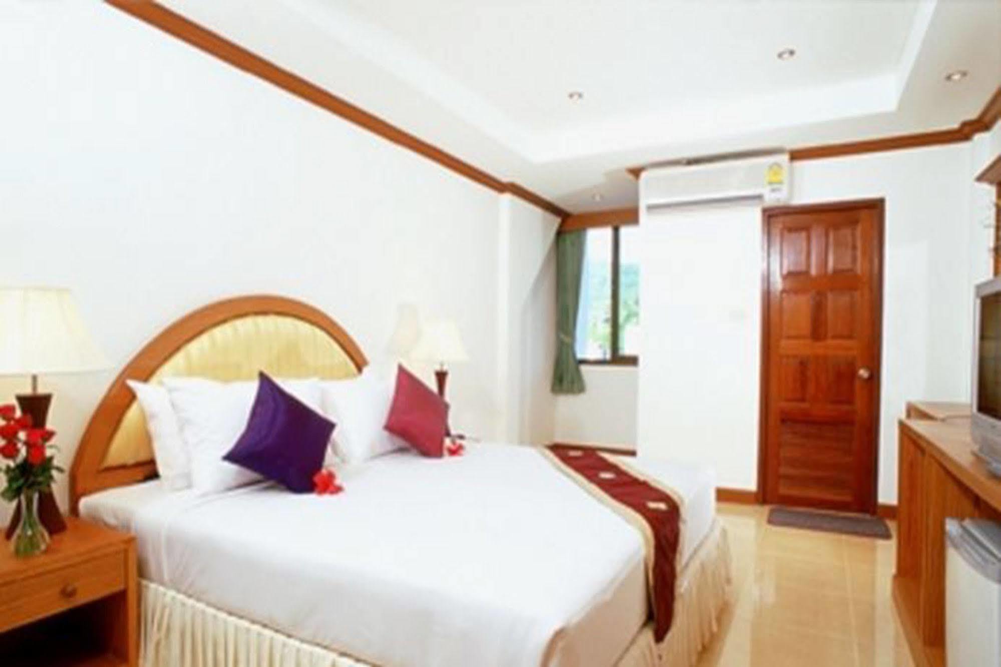 Grand Sea View Beach Resotel Lipa Noi Exteriör bild