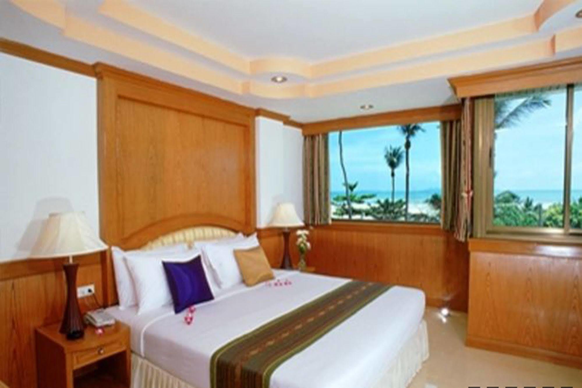 Grand Sea View Beach Resotel Lipa Noi Exteriör bild