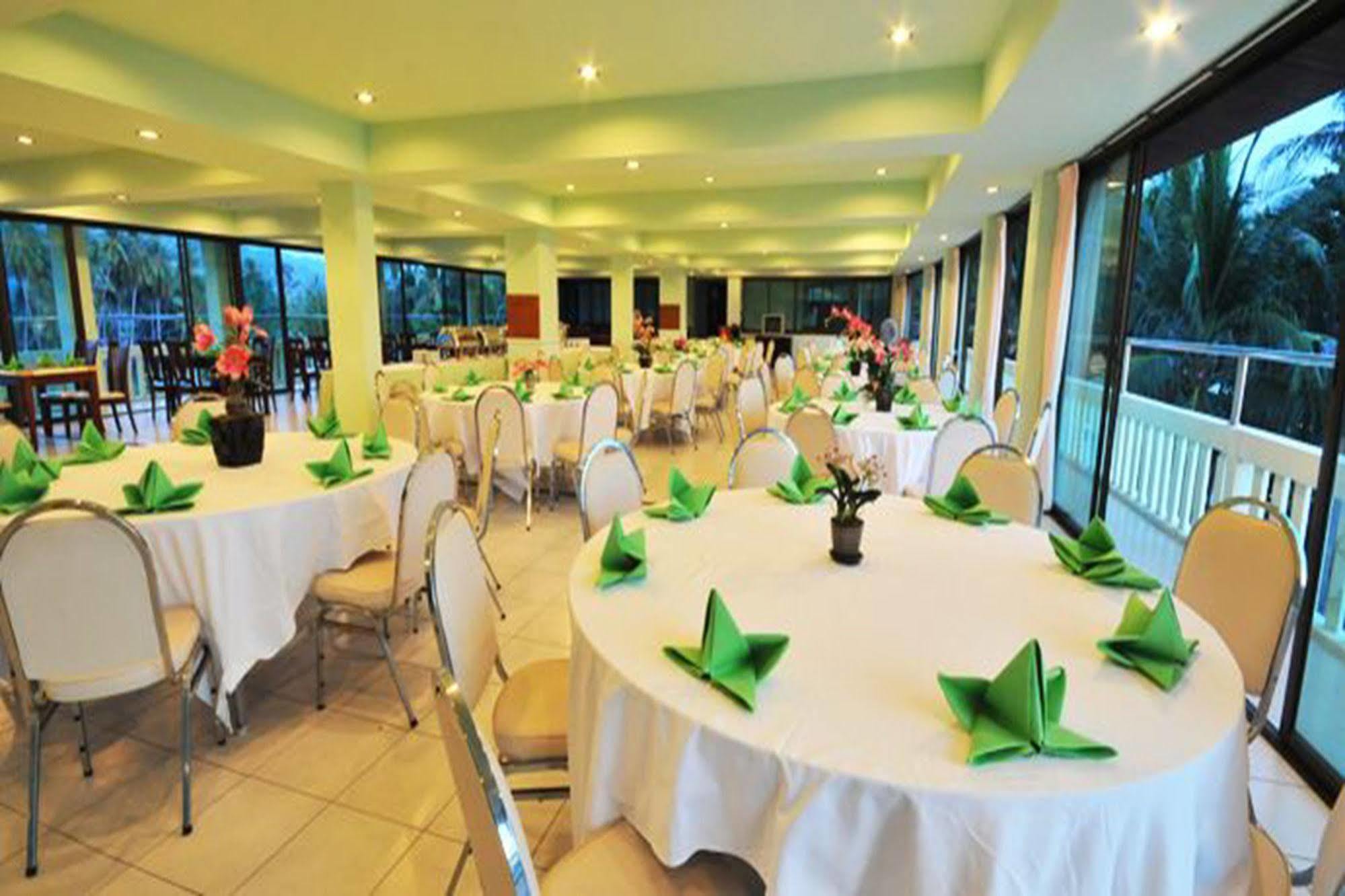 Grand Sea View Beach Resotel Lipa Noi Exteriör bild
