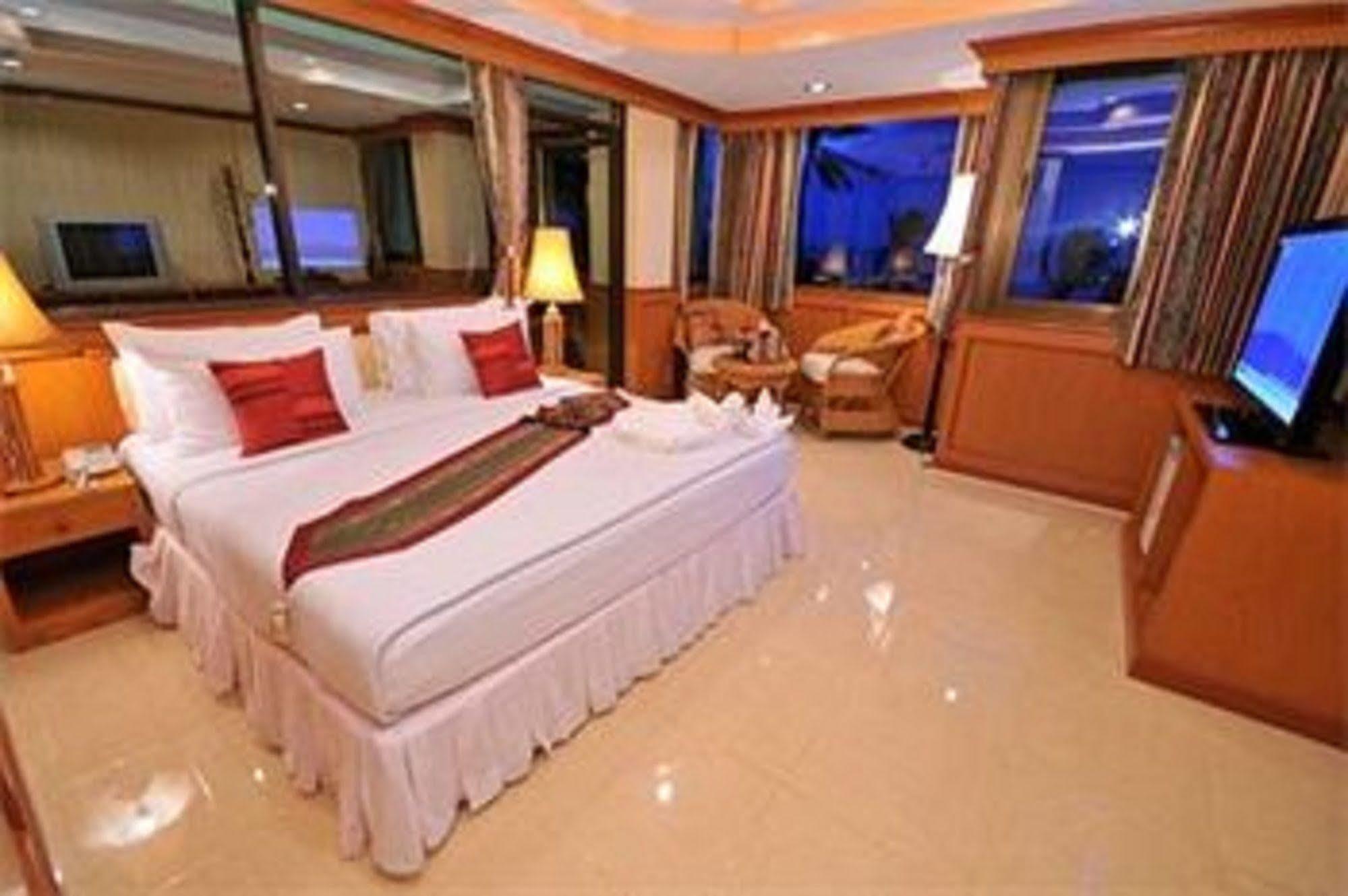 Grand Sea View Beach Resotel Lipa Noi Exteriör bild