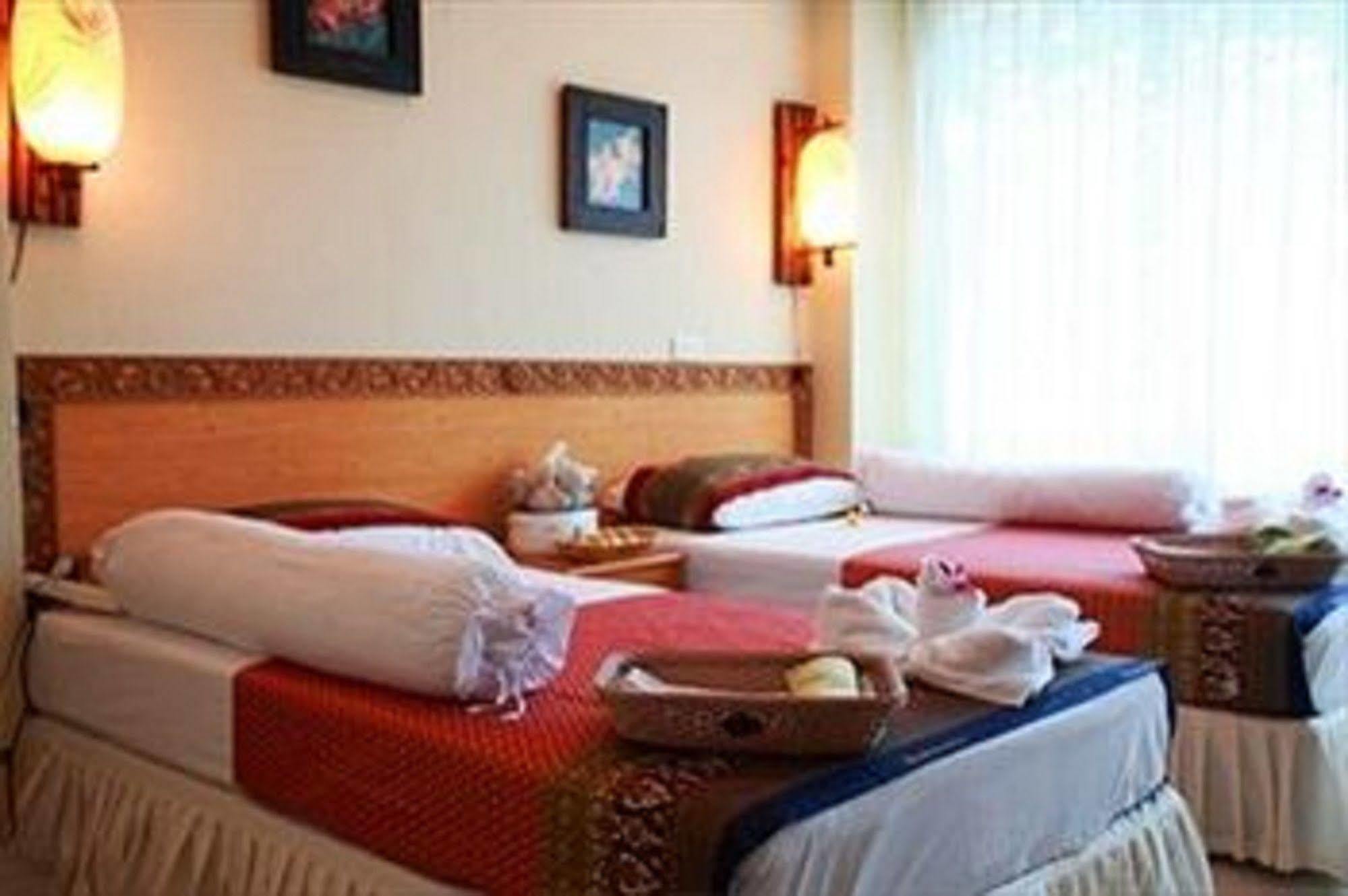 Grand Sea View Beach Resotel Lipa Noi Exteriör bild